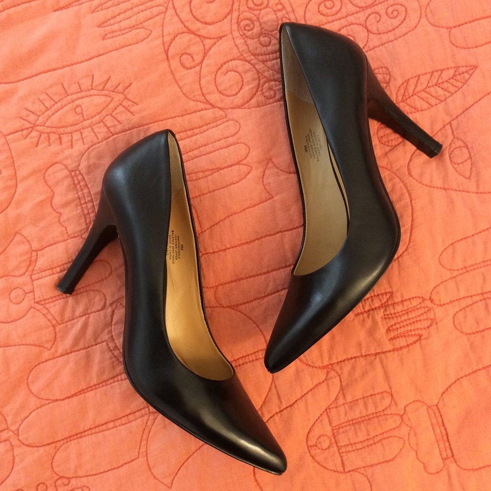 Nine West Black Leather Gwendle Pump